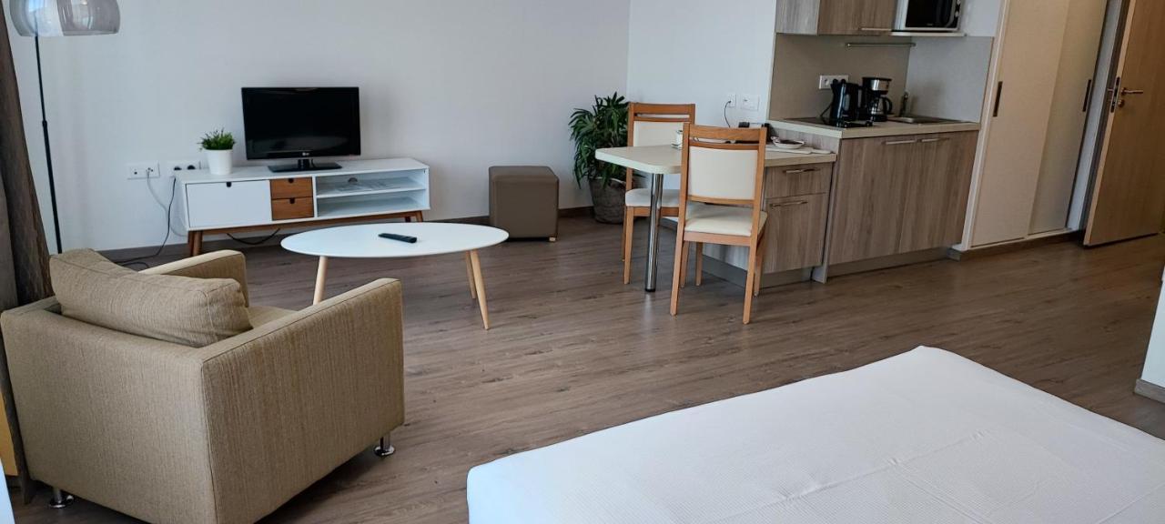 Domitys - Le Carillon D'Or Aparthotel Maubeuge ภายนอก รูปภาพ