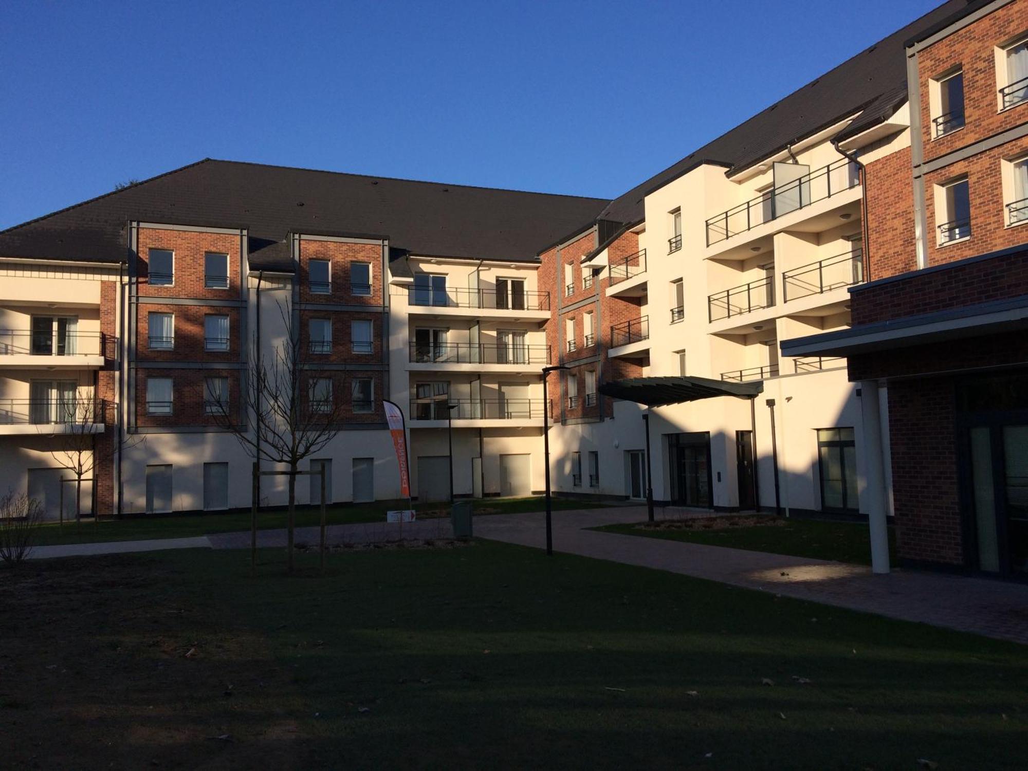 Domitys - Le Carillon D'Or Aparthotel Maubeuge ภายนอก รูปภาพ